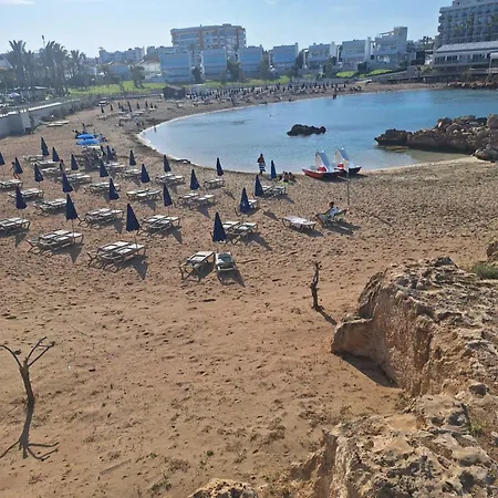 Big House In Center Of Protaras, Near Πρωταράς