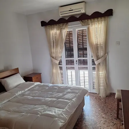 Big House In Center Of Protaras, Near Протарас