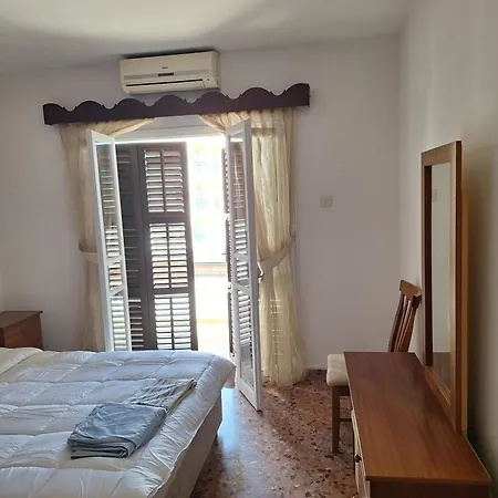 Semesterbostad Big House In Center Of Protaras, Near