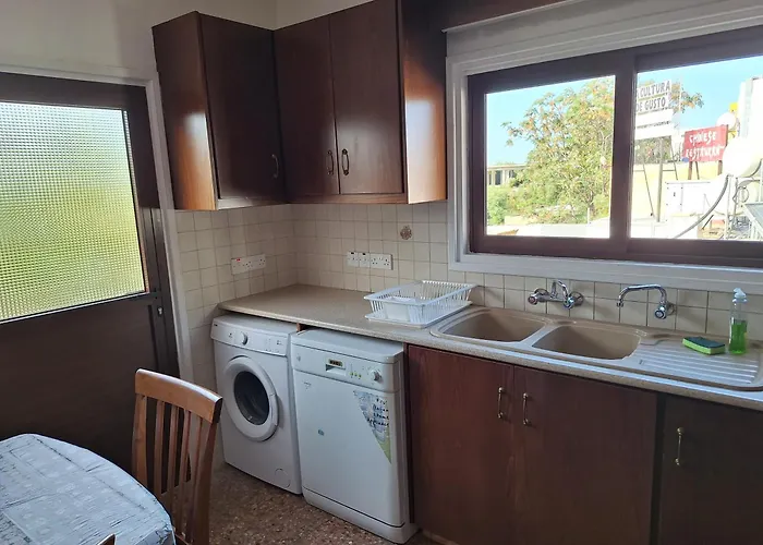 Big House In Center Of Protaras, Near Tatil Evi *