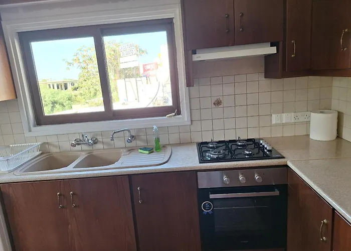 Tatil Evi Big House In Center Of Protaras, Near *