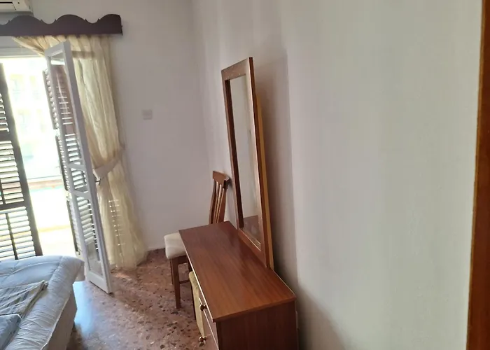 Tatil Evi Big House In Center Of Protaras, Near Protaras