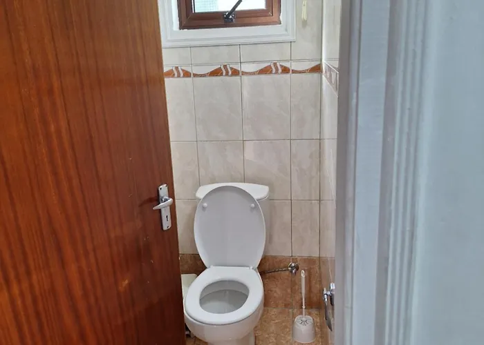 Tatil Evi Big House In Center Of Protaras, Near *