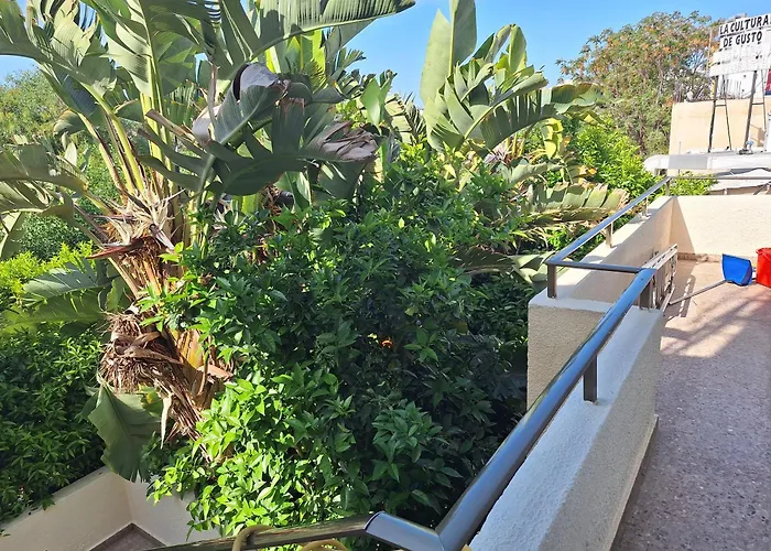 Tatil Evi Big House In Center Of Protaras, Near Protaras